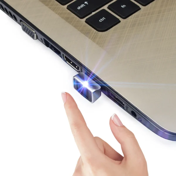 Fingrafaralesari usb A skanni á enda tengdur